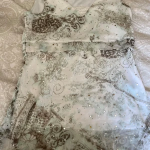 Topp - Fin topp i olika nyanser, den är från Kappahl och är i storlek M (40/42)