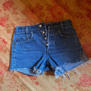 Levis shorts storlek xs  - Jeans shorts  Storlek xs  Levis  Finns i Lund 
