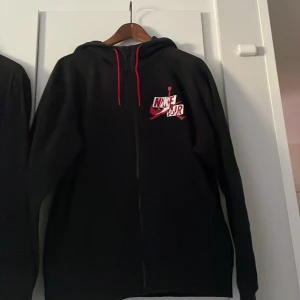 Nike/Jordan zip hoodie - Storlek S, Bra skick, säljer för att den är för liten. 