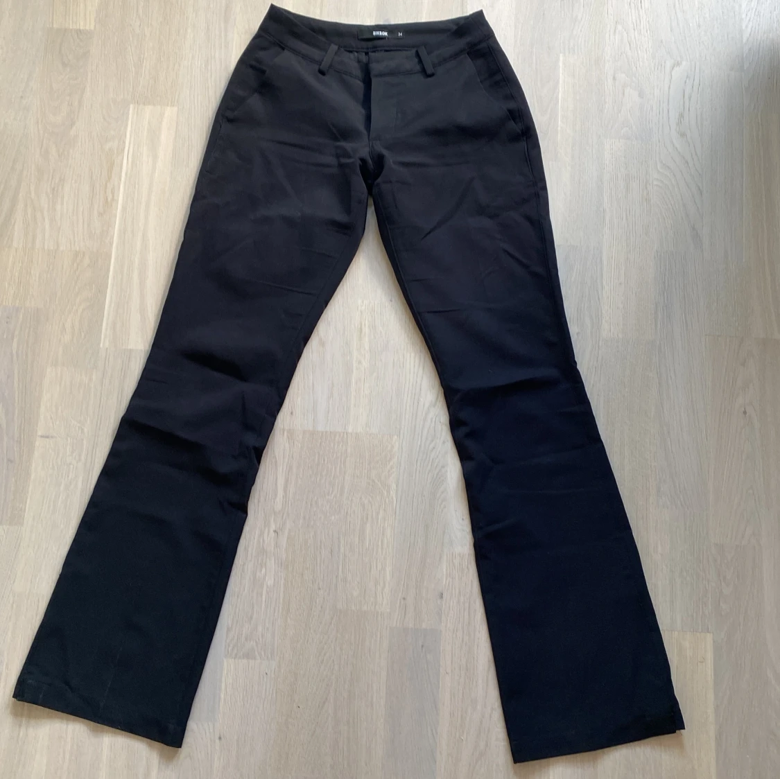 Lågmidjade kostymbyxor