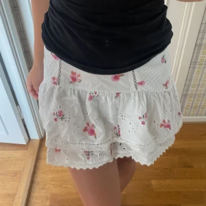 Sommar kjol💓💓 - Säljer denna fina kjol från Zara. Kjolen är jätte fin speciellt nu på sommaren