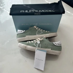 Phillip modell skor - Skit bra skick, använda tre gånger. Fråga på vid minsta lilla och tar emot byten