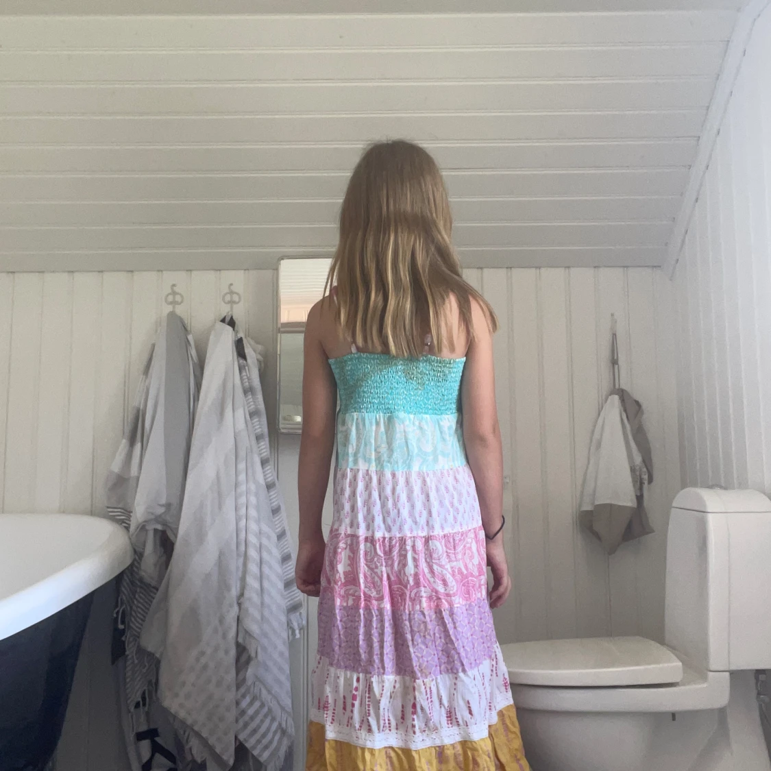 Regnbågsfärgad klänning - 92