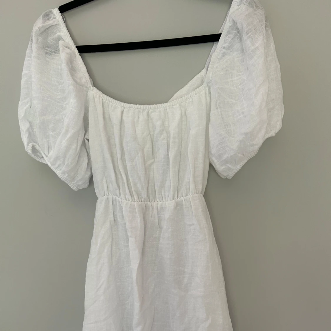 Klänning med knytning i ryggen - Oanvänd! - 90