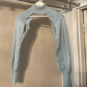 Bolero - Supermysig bolero från Zara, storlek M men skulle säga mer att den är en S. Aldrig använd 