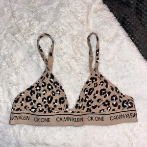 Calvin Klein topp - Använd några gånger