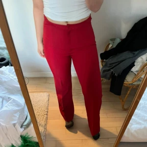 Kostymbyxor - Röda coola kostymbyxor!