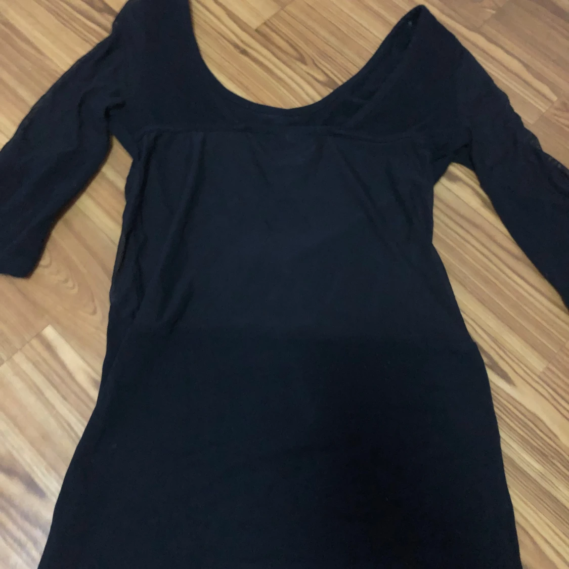 Festklänning med mesh flera ställen - 90