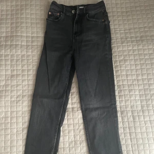 Jeans - Jeans från ginatricot. I nyskick.  Pris kan diskuteras<3