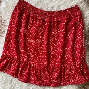 Kjol - Söt kjol från Holly & Whyte by Lindex. Strl S, men passar även på M ✨