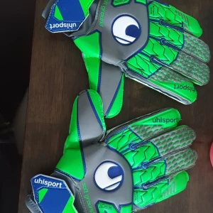 Fotbollshandskar - Aningen använda, men i mycket bra skick