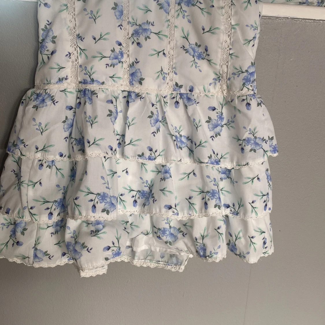 Blommig klänning - 91