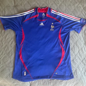 Frankrike fotbollströja 2006 - Nyskick.  Storlek XL. 