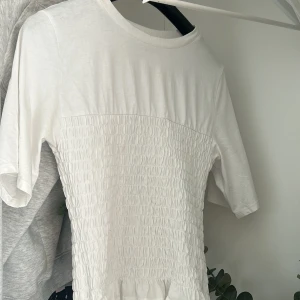 Smockad topp!💓 - Säljer min super fina topp pga att den ej kommer till användning!💓storlek M passar även s!