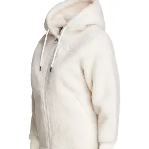 Säljer min vinter/vår jacka då den inte används. Storlek L/XL men funkar även till M. Pris i butik: 1 199kr