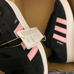 Campus00 - Super snygga campus00s, helt nya med lappen kvar! Storlek 38 2/3, passar dig med storlek 38,5 eller 39