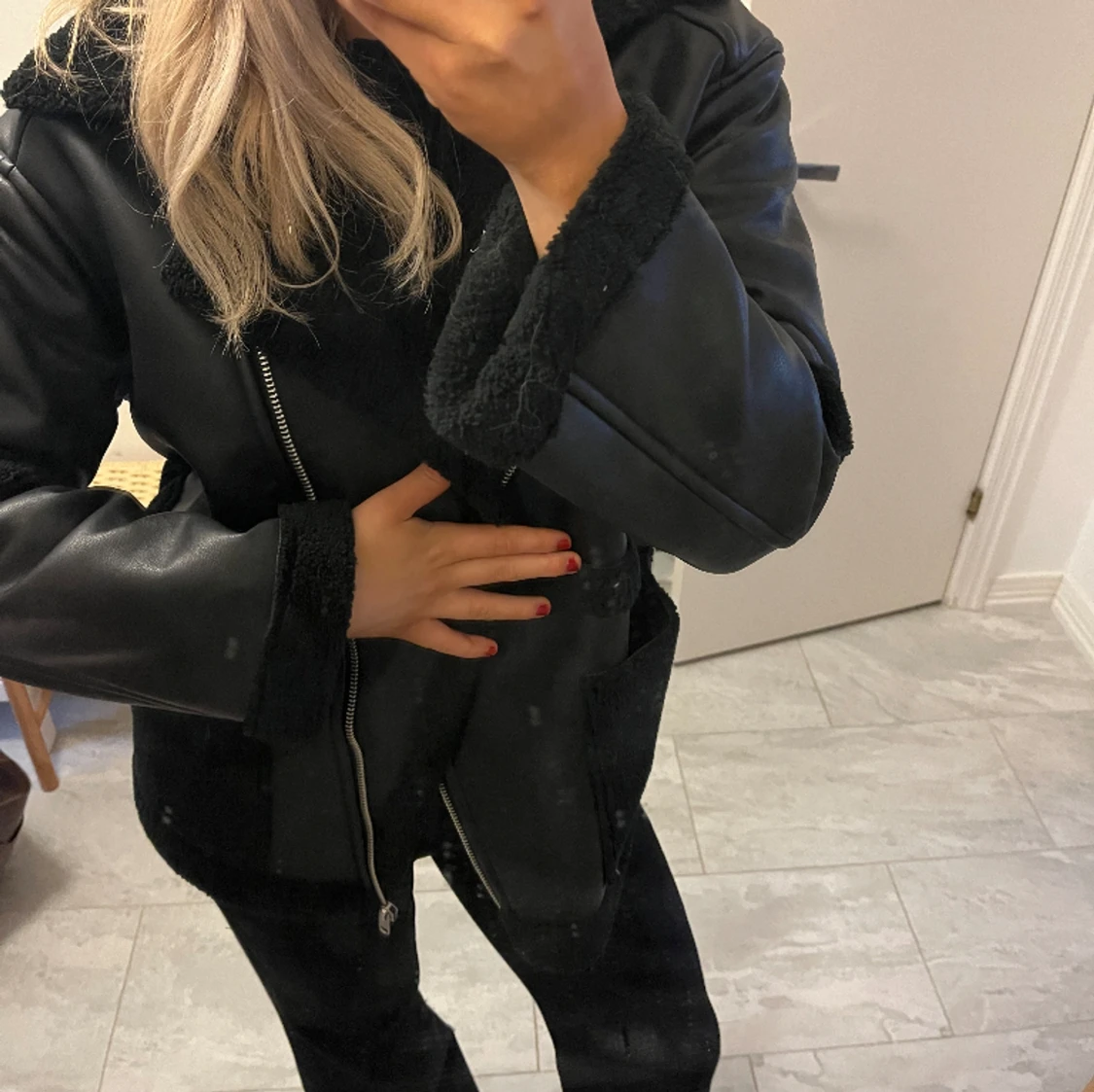 Snygg skinnjacka FRI FRAKT - 90