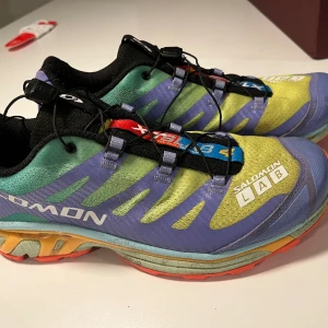 Salomon XT4  - Andvända ett fåtal gånger. Mycket fint skick! Nypris 2200. Säljer pga fel storlek.