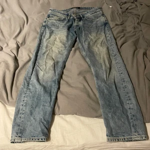 Jeans - Karve jeans jag vuxit ur. Skön regular passform, 30/30. 