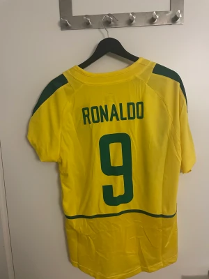 Ronaldo Brasilien tröja  - Ronaldo Nazario/R9 Brasilien tröja! Helt ny 