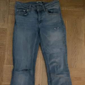 Jätte fina low waisted jeans från lager 157 säljer då det inte kommer till användning