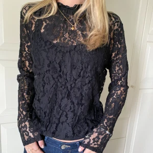 Spetstopp - Långärmad spetstopp❤️