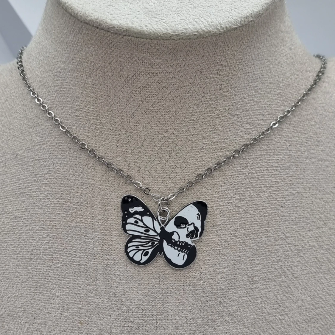 Handgjort halsband  - 90