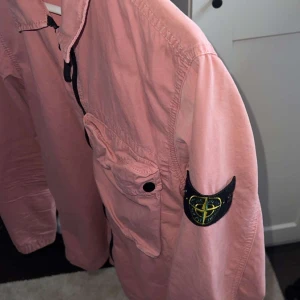 Stone island overshirt  - 8/10 cond  Storlek: S Finns bild på kvittot för det har jag tappat men tog en bild på det för ett tag sen   
