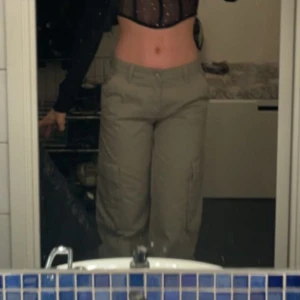 Lågmidjade Cargopants - Supercoola cargos från Gina, Använda 1 gång! 