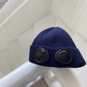 Cp company mössa - Cp vompany mössa värd cirka 1500kr säljs för 800&