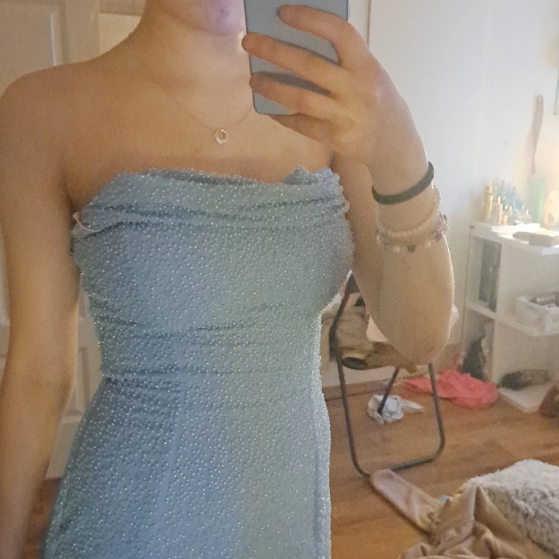 Glittrig blå balklänning - 90