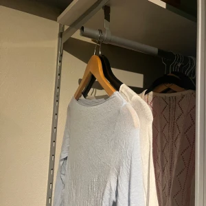 Intimissimi tröja - Nyskick, aldrig använda, säljer båda , en ljusblå och en vit 