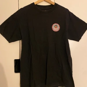 Lakai tshirt - Tshirt från Skatemärke Lakai. Köpte några år och i bra styck!