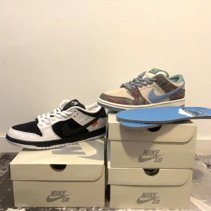 Nike SB Dunk - WTS SB DUNKS  Nike SB Dunk ”Tightbooth” EU 46/US 12 - DS Pris: 3100kr  Nike SB Dunk ”Crenshaw Skate Club” X2 EU 41/US 8 - DS Pris: 2900kr  Meet up i Malmö eller står köpare för frakt