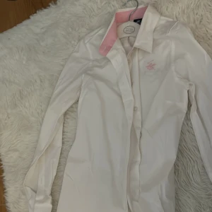 Beverly hills polo club skjorta - En helt oanvänd skjorta köpt från Dubai💕