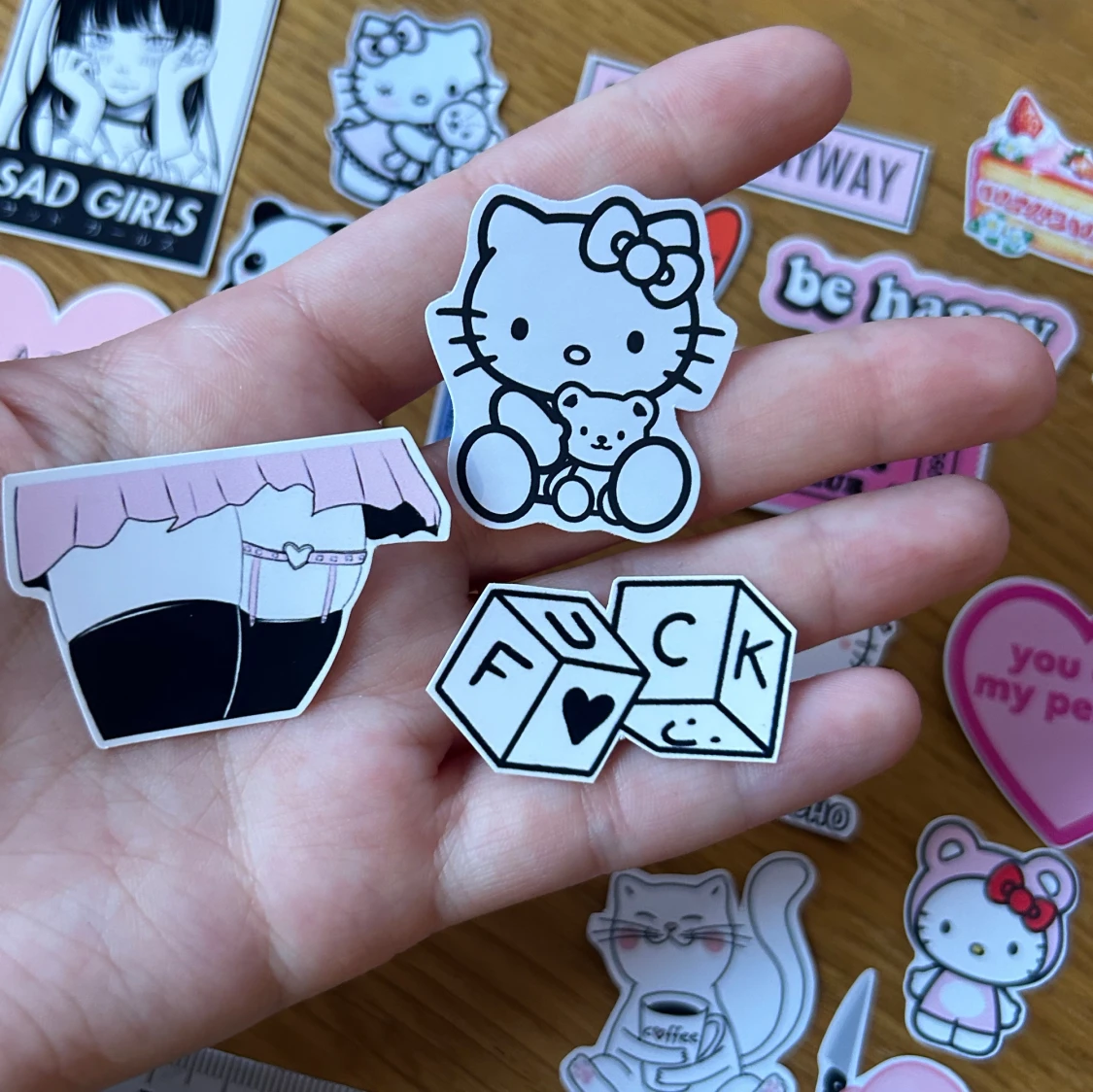 Klistermärke-pack 🩷🖤 - 91