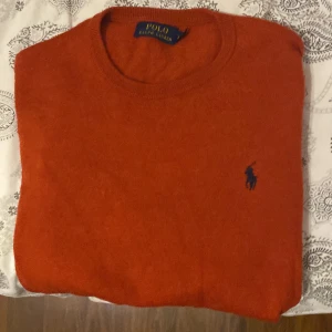 Ralph Lauren tröja - Röd ull tröja från Ralph Lauren. 