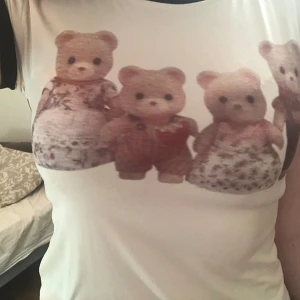Super gullig top med björnar på! - En jätte gullig top knappt använd i bra skick! 