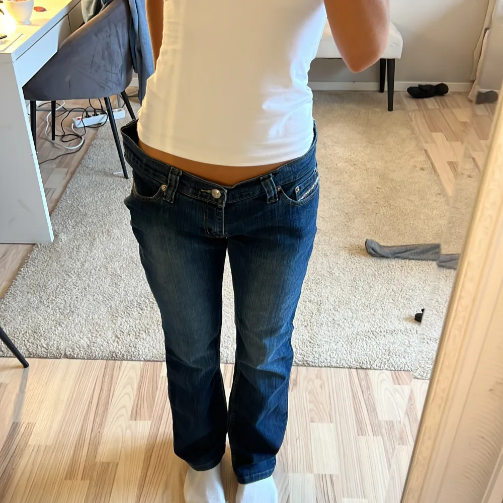 Snygga Disel jeans som jag köpt secondhand❤️❤️dom har blivit alderöes för stora så lär tyvärr sälja dom❤️. Jeans & Byxor.
