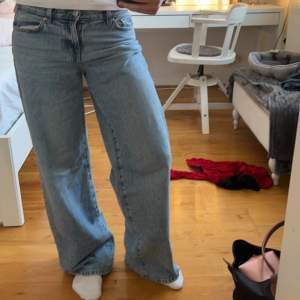 Lowaist wide leg jeans från gina tricot. Använda några gånger, köpta för 499:-🌟