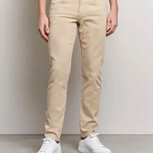 Nya J.Lindberg jeans(safari beige). Modell Jay Solid Stretch. Nypris 1400kr.