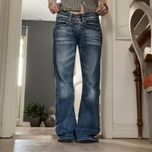 Miss sixty jeans  - Superfina miss sixty jeans!!  Midjemått rakt över: 40cm Innerbensmått: 82cm Skriv ifall du har frågor💗💗