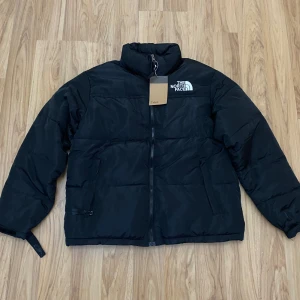 The North Face Jacka  - Helt nytt North Face puffer jacka storlek M