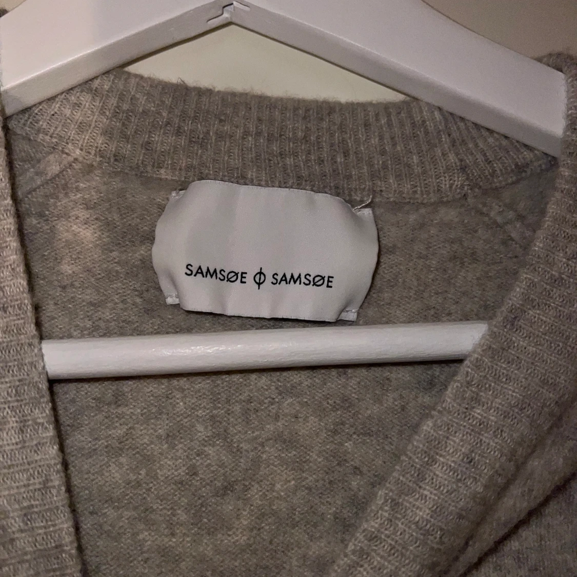 Grå stickad tröja från Samsoe - 90