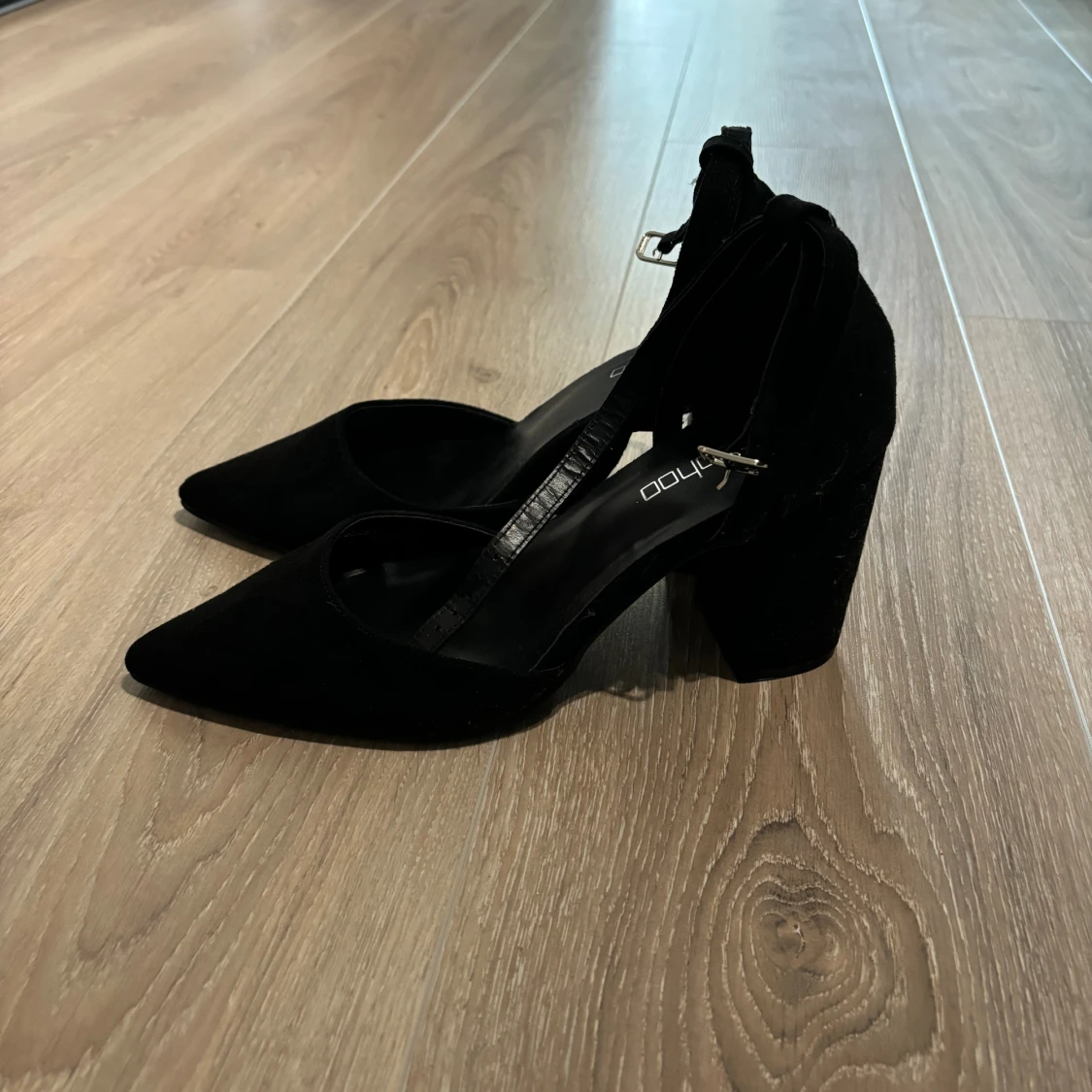 Svart klackar från boohoo - 92