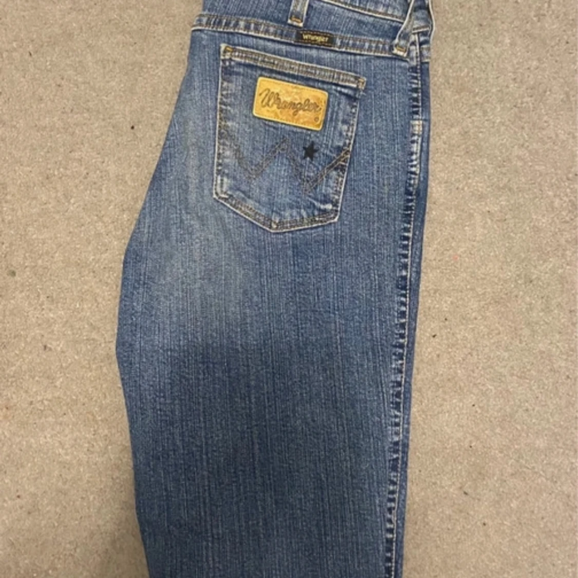 Lågmidjade bootcut jeans från Wrangler - 90
