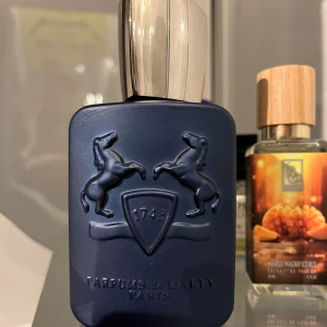 Parfums De Marley Layton 75mm - 73/75ml kvar. Full presentation.  Kontakta mig för mer frågor!