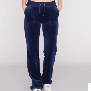 Juicy  - Använda ganska mycket men är ändå fräcka och bra skick 