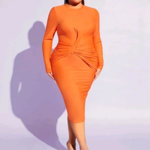 Klänning ny endast provad  - Ny klänning i skönt matrial 