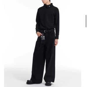 Terrain cognita -  High Waist svarta designer jeans!!, väldigt unika och sexiga❤️💯😈😍😍😍    Längd:106 Midja:68  Kommer med påsen,wetwipe!!!?